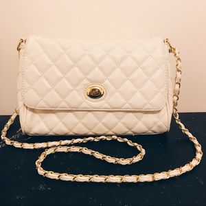 White quilted flap shoulder bag